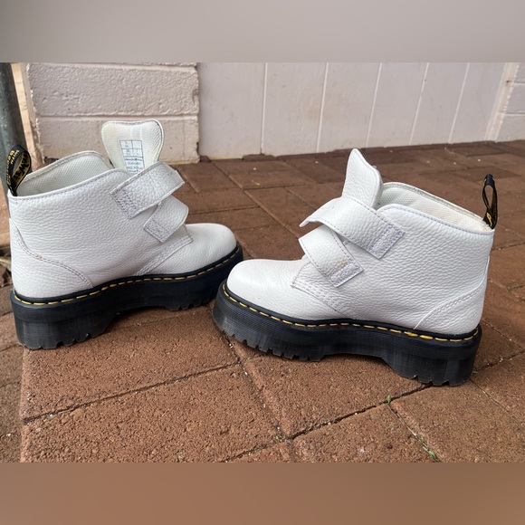 Dr. Martens women’s Devon heart ankle boot - Picture 3 of 6